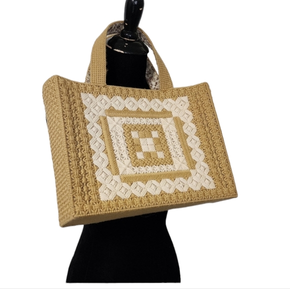 Handbags - Vintage grannyknit bag